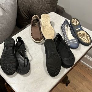 Lot - Women’s crocs 4 pair size 9. Brown, black, blue